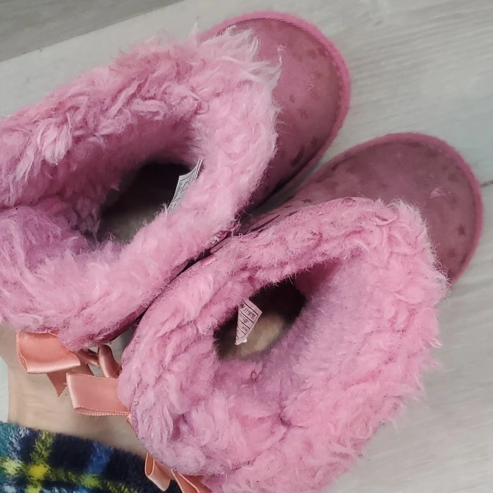 Ugg Australia Kids Bailey Bow Pink Barbie Moon & star leather boots shoes sz 8